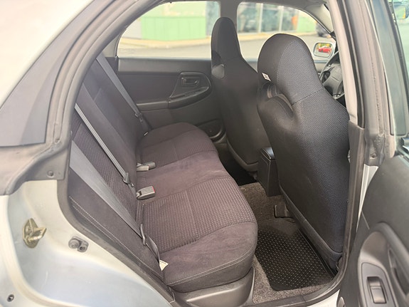 Subaru Impreza 17 of 30