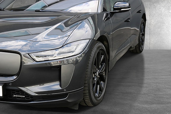Jaguar I-PACE 2 of 5