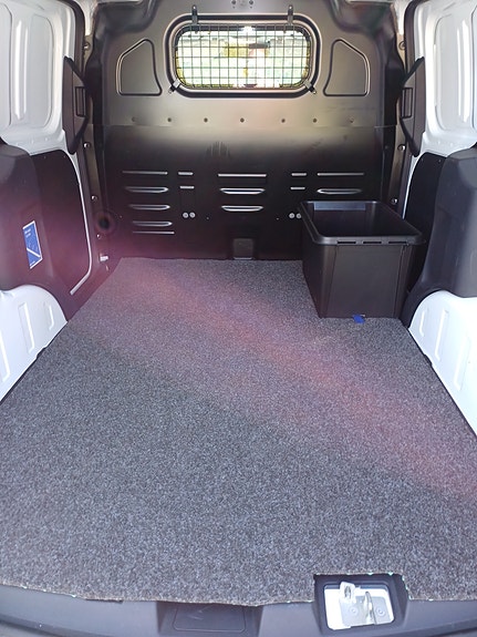 Ford Transit Courier 5 of 5