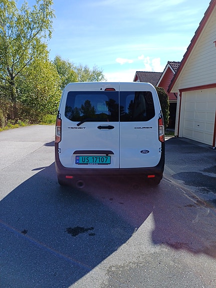 Ford Transit Courier 4 of 5