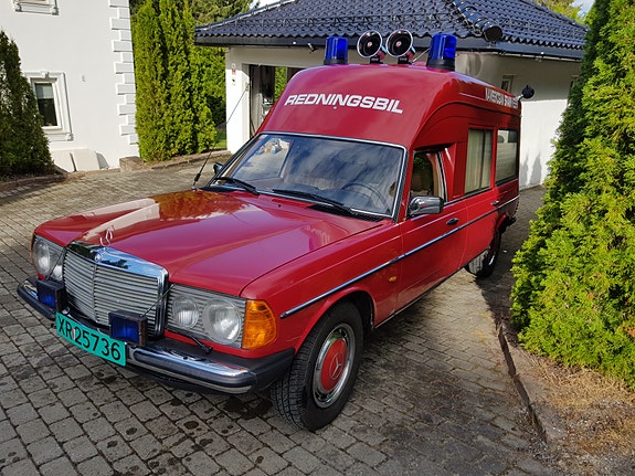 Mercedes-Benz 250 11 of 30