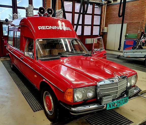 Mercedes-Benz 250 16 of 30