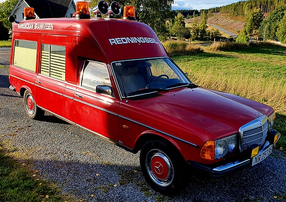 Mercedes-Benz 250 24 of 30