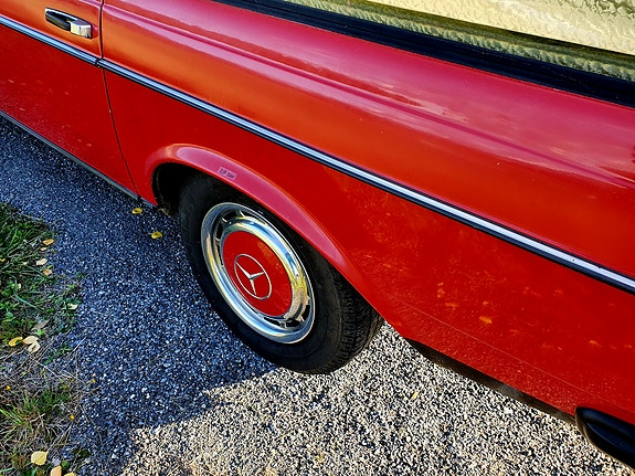 Mercedes-Benz 250 25 of 30