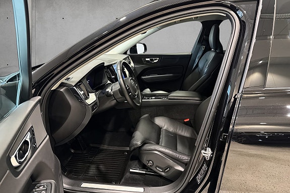 Volvo XC60 8 of 20