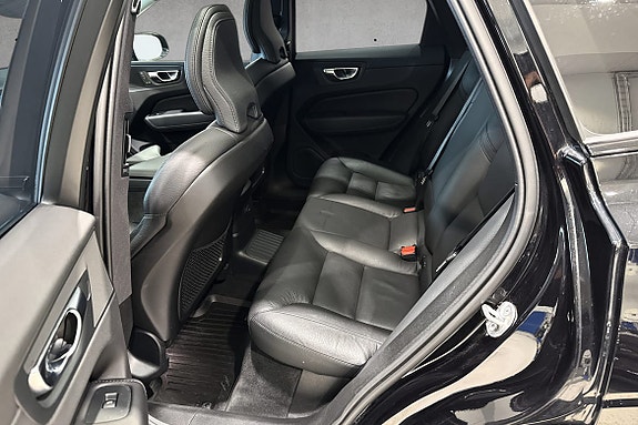 Volvo XC60 16 of 20