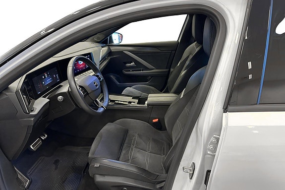 Opel Astra 8 of 24