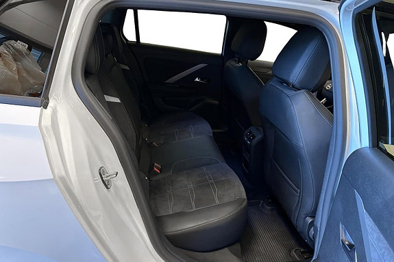 Opel Astra 22 of 24