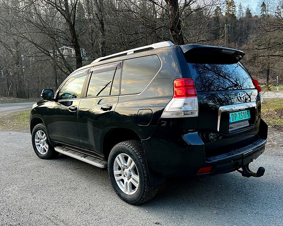Toyota Land Cruiser 2 of 5