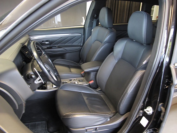 Mitsubishi Outlander 9 of 17