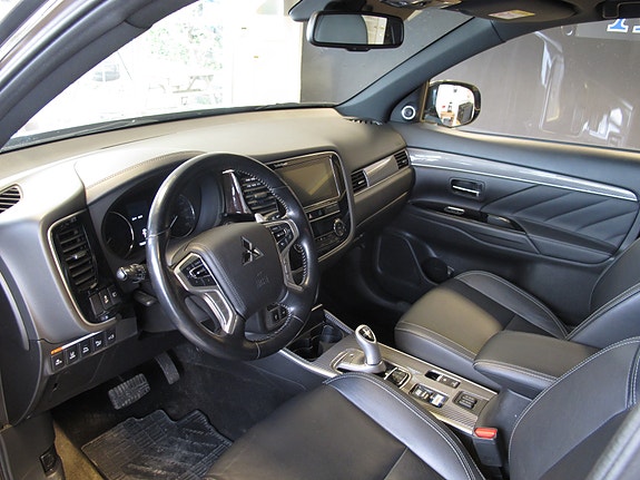 Mitsubishi Outlander 10 of 17