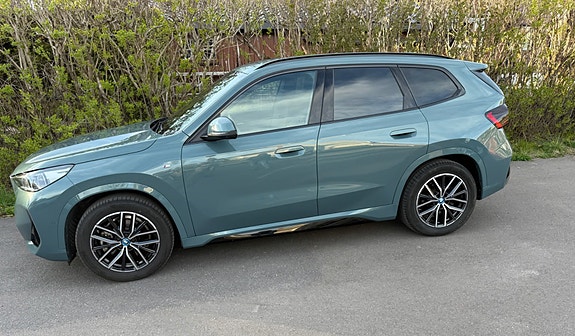 BMW iX1