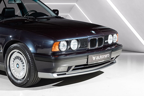 BMW M5 3 of 5