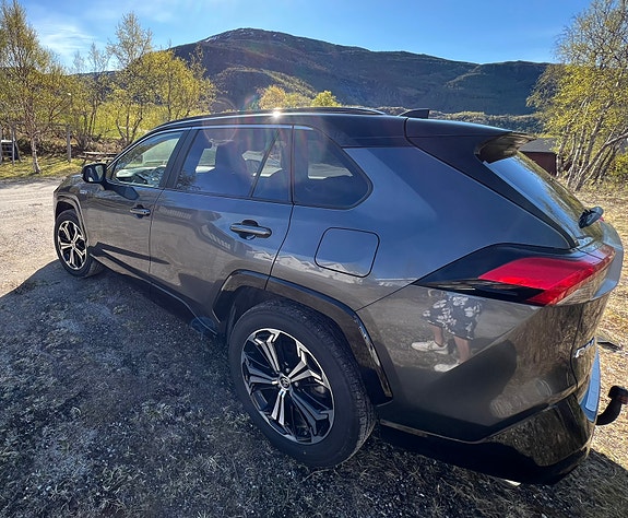 Toyota RAV4 2 of 13