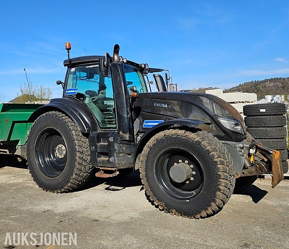 Valtra T214