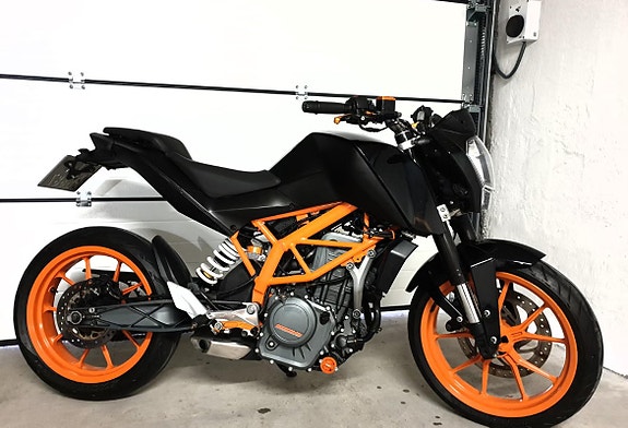 KTM 390 DUKE 2 of 4