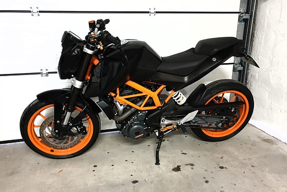 KTM 390 DUKE 3 of 4