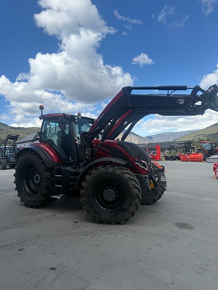 Valtra T235D Topputstyrt Demo-traktor | Som ny – klar for levering! 2026, kr 2 475 000,-