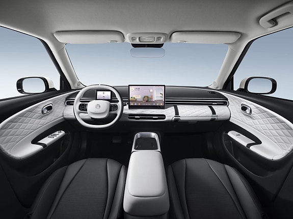Dongfeng Box 11 of 22