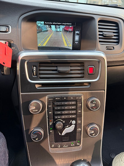 Volvo S60 13 of 22