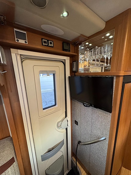 Solifer /LMC finlandia 730 G Varm helårs bil/ Bra utstyrt / Bør sees. 30 of 30