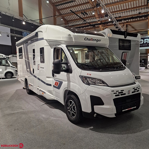 Challenger 318 Ultimate Edition || Queenbed | 8.Trinns automat | Adaptiv Cruisecontrol | Keyless | Kan leveres med 180hk og 4.4T