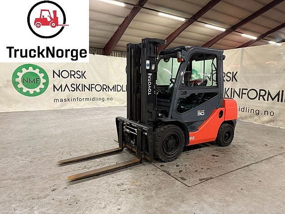 Manitou # TIL LEIE # TELESKOPTRUCK OG VANLIG MOTVEKTSTRUCK 7 of 7