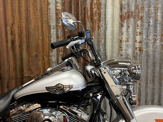 Harley-Davidson FLHRCI Road King Classic 100th Anniversary/Lav kjørelen 4 of 5