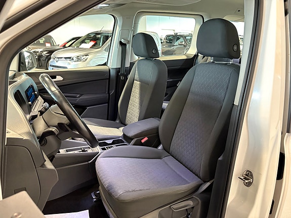 Volkswagen Caddy Maxi 13 of 23