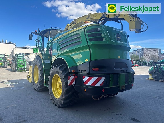 John Deere 8400 4 of 11