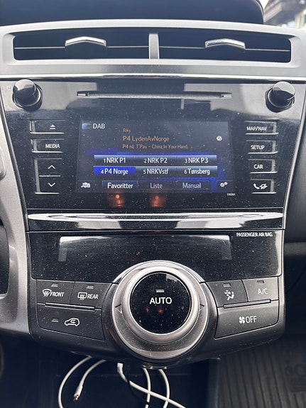 Toyota Prius Plug-in Hybrid 20 of 30