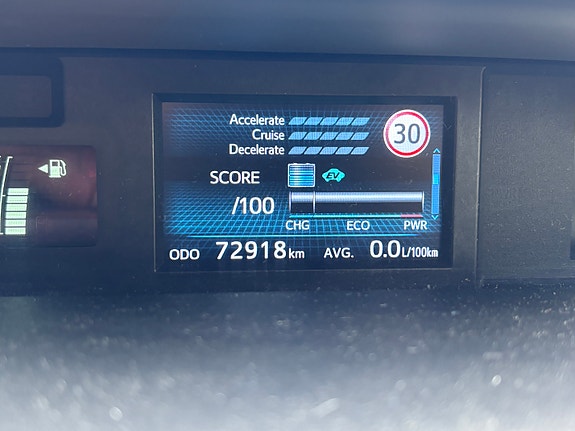 Toyota Prius Plug-in Hybrid 29 of 30