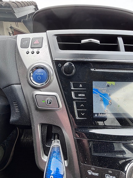 Toyota Prius Plug-in Hybrid 27 of 30