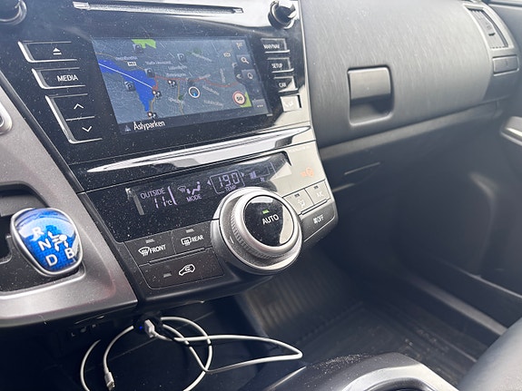 Toyota Prius Plug-in Hybrid 24 of 30