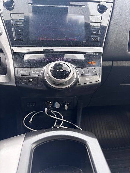 Toyota Prius Plug-in Hybrid 21 of 30
