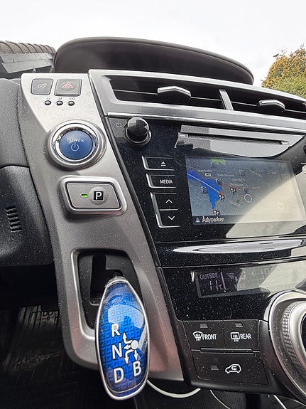 Toyota Prius Plug-in Hybrid 26 of 30