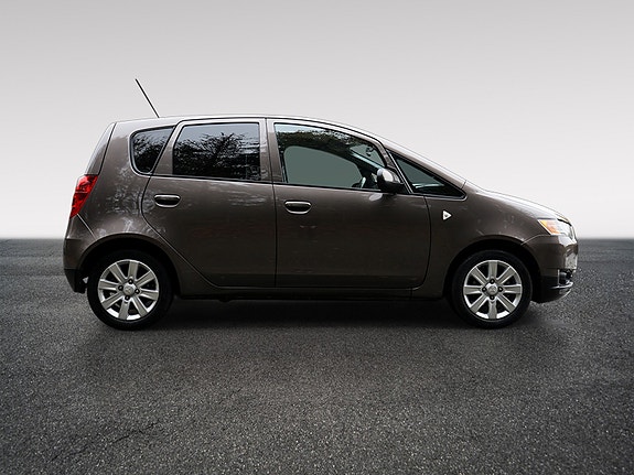 Mitsubishi Colt 12 of 30