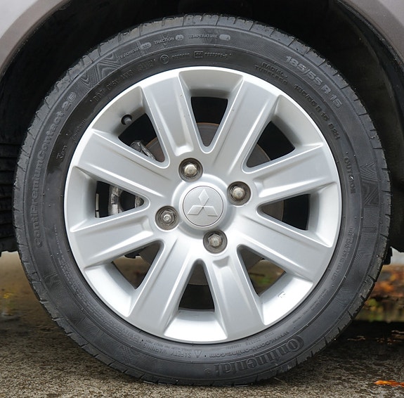 Mitsubishi Colt 16 of 30