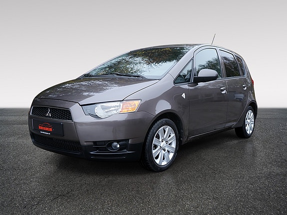 Mitsubishi Colt 3 of 30