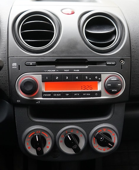 Mitsubishi Colt 30 of 30
