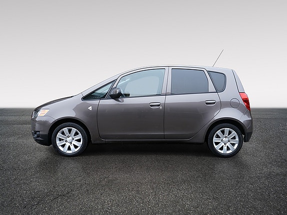 Mitsubishi Colt 8 of 30