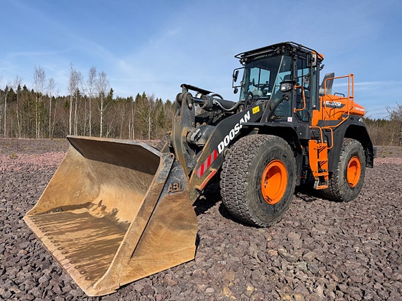 Doosan DL320-7 BM HK, spakstyring, rettskuff, sentralsmøring
