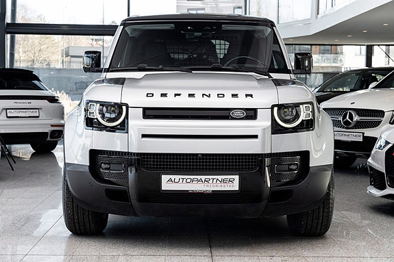 Land Rover Defender 3 of 5