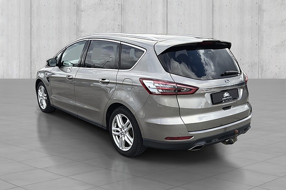 Ford S-MAX 4 of 5