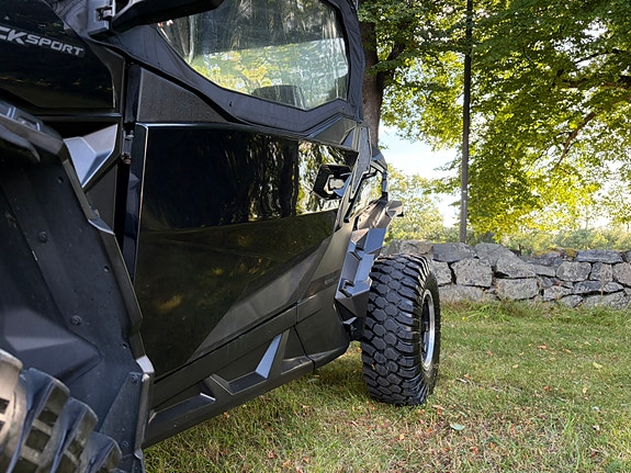 Can-Am Maverick Sport 1000R T 3 of 5