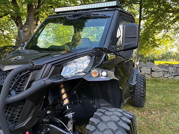 Can-Am Maverick Sport 1000R T 2 of 5