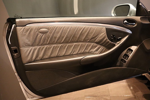Mercedes-Benz CLK500 22 of 26
