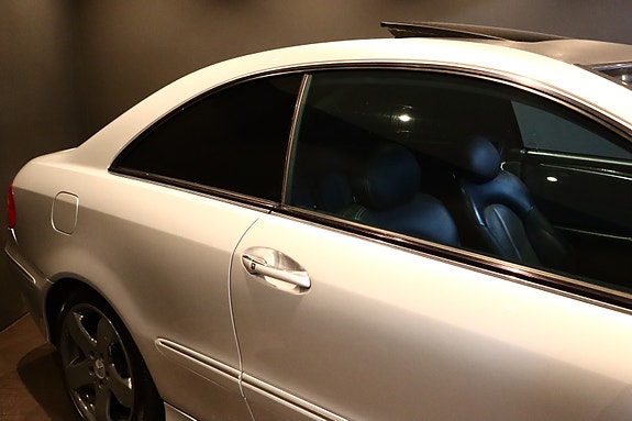 Mercedes-Benz CLK500 3 of 5