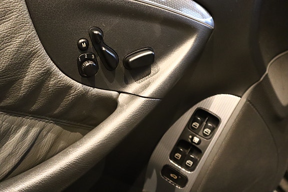 Mercedes-Benz CLK500 23 of 26