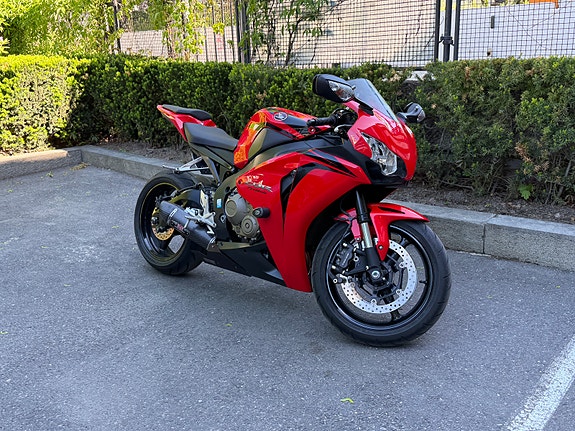 Honda CBR 1000 RR 3 of 5